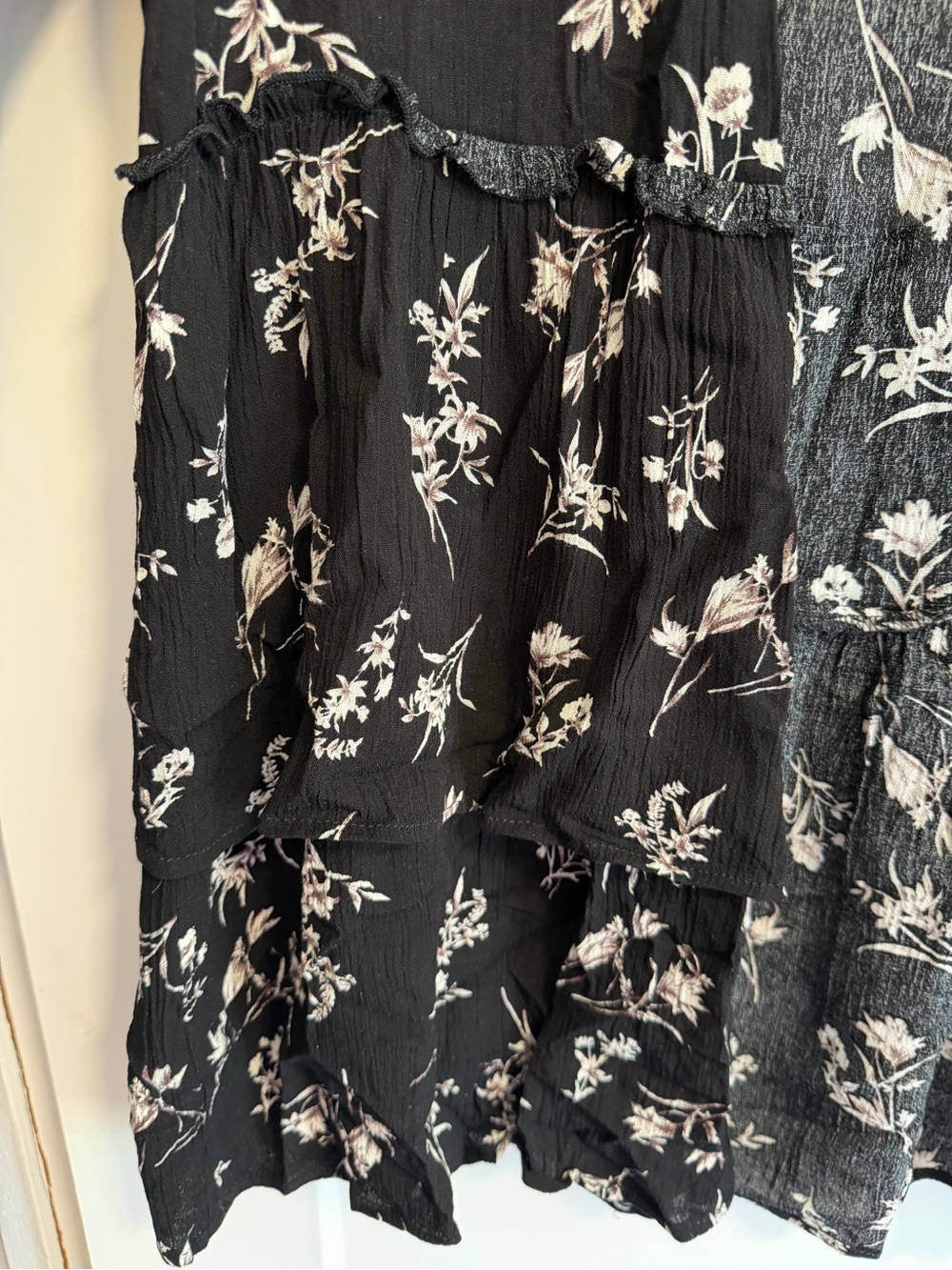 Doe & Rae Black Floral Open-Front Ruffle Kimono - Picture 2 of 5